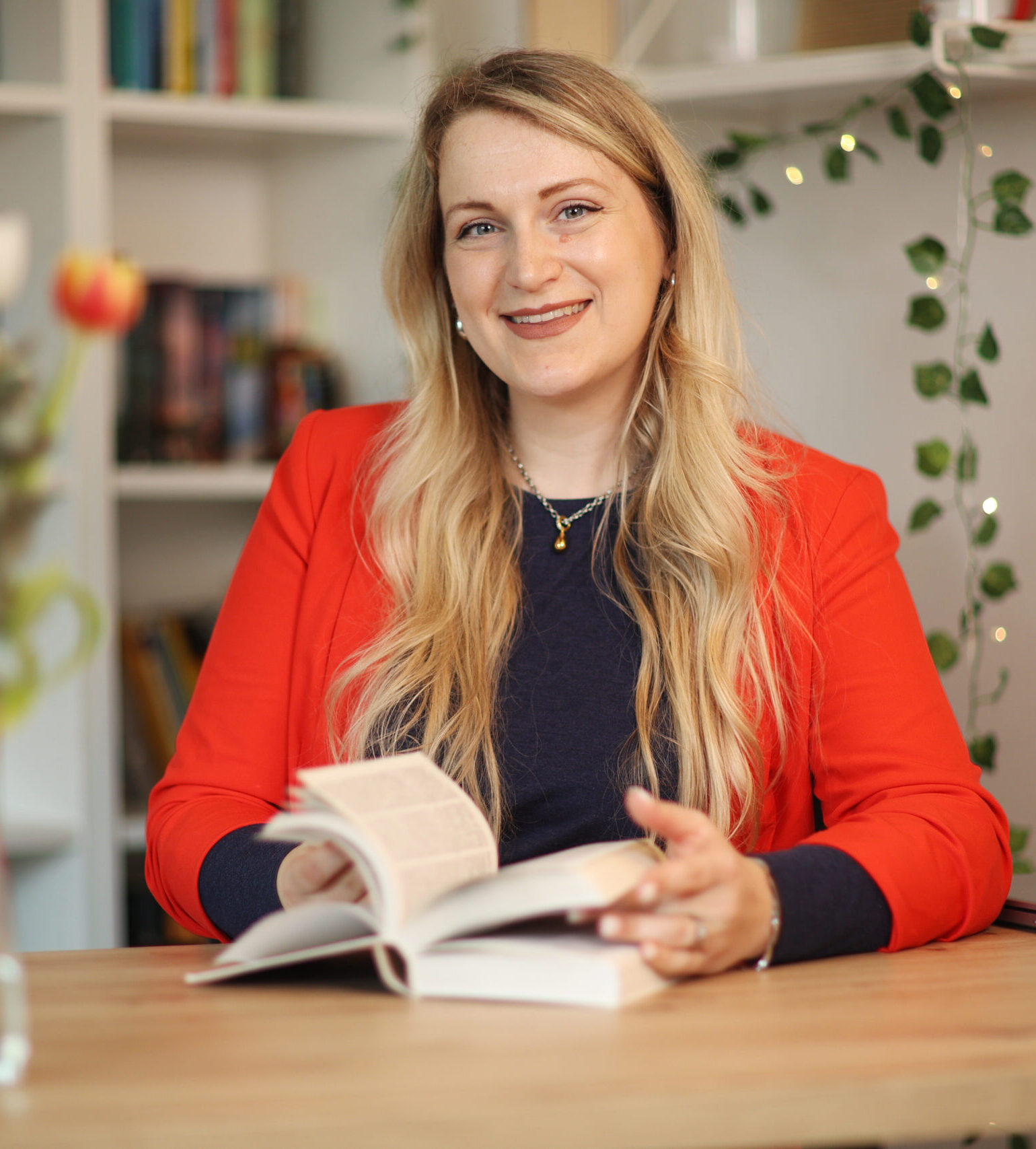 Nina Margit Kainz – Lektorin, Texterin & Expertin für Website- und Buchtexte